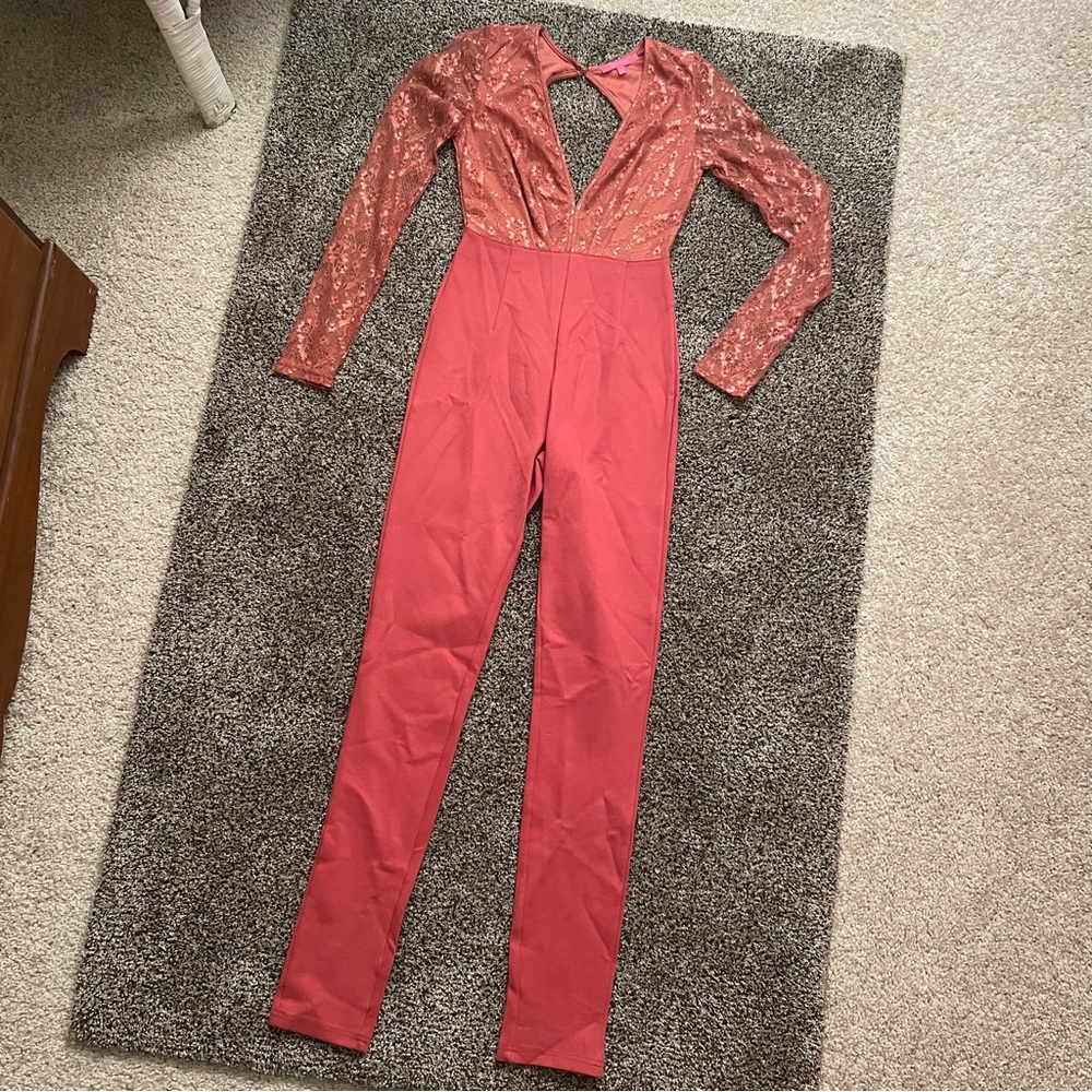 XTAREN Peach Lace Plunge Neck Jumpsuit Size Small